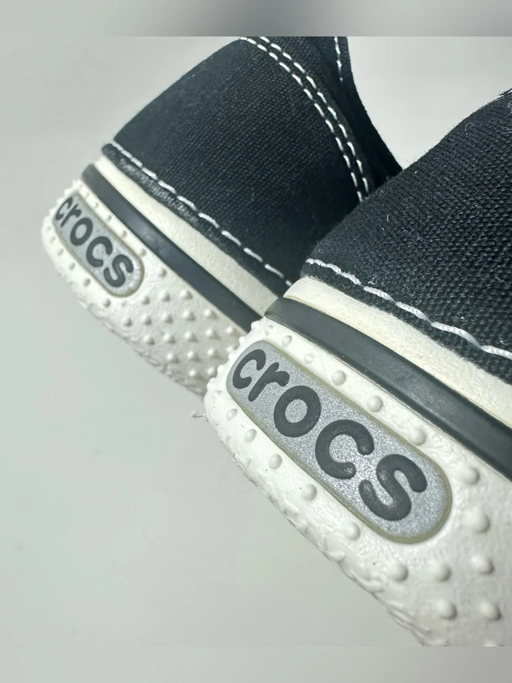 Crocs Hover Sneakers Black Canvas White Toecap Outsole J5 2013 Release 14797